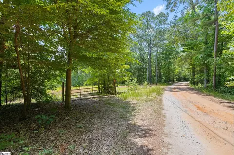 161 Utz Ln, Starr, SC 29684 photo 3