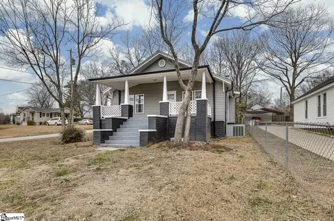 310 Powell St, Easley, SC 29640