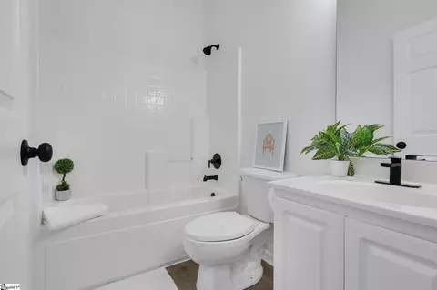 Bath - 204 Durand Ct, Greer, SC 29650 photo 1 of 3