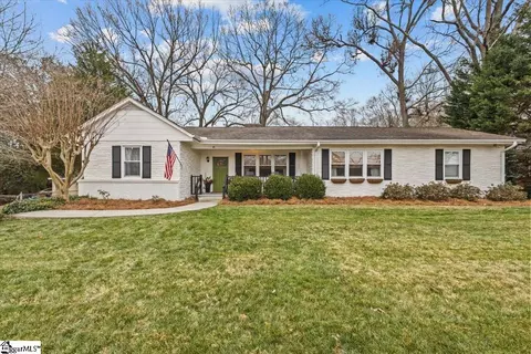 16 Center St, Travelers Rest, SC 29690