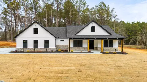 207 Deer Trot Ave, Belton, SC 29627