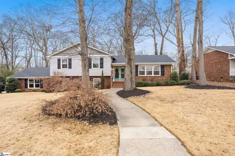 1 Donington Dr, Greenville, SC 29615