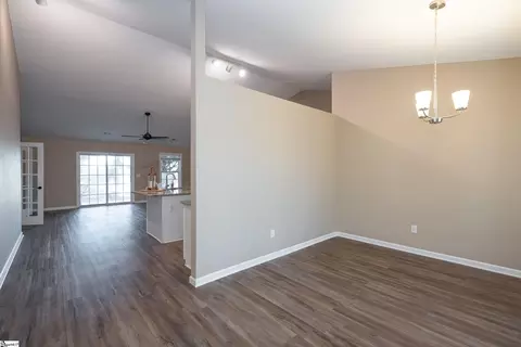 33 Seaside Ln, Greer, SC 29650 photo 6