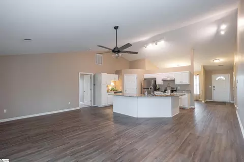 33 Seaside Ln, Greer, SC 29650 photo 7