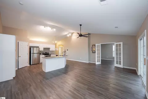 33 Seaside Ln, Greer, SC 29650 photo 8