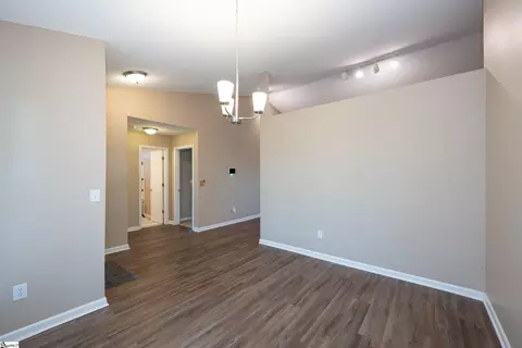 33 Seaside Ln, Greer, SC 29650 photo 5