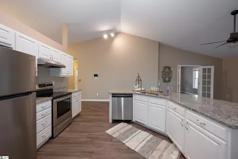 33 Seaside Ln, Greer, SC 29650 photo 13