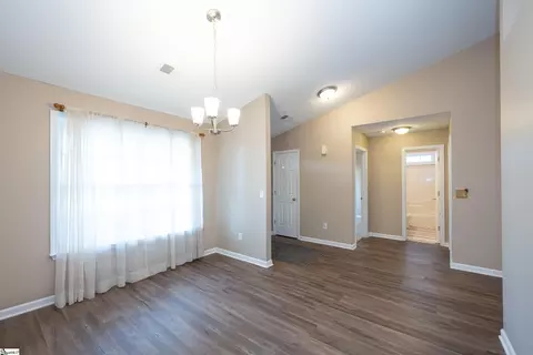 33 Seaside Ln, Greer, SC 29650 photo 4