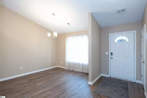 33 Seaside Ln, Greer, SC 29650 photo 3