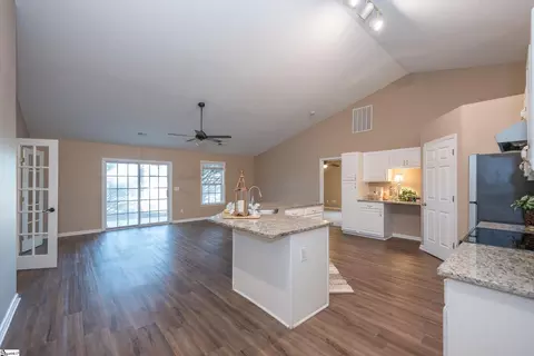 33 Seaside Ln, Greer, SC 29650 photo 11