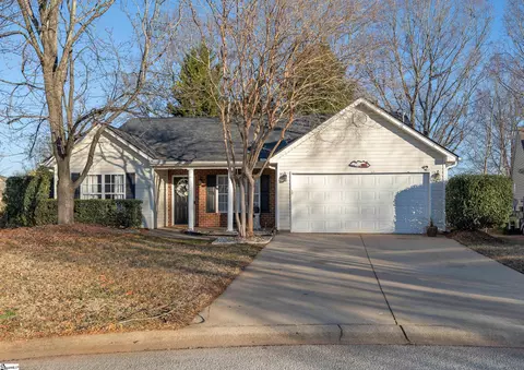 33 Seaside Ln, Greer, SC 29650