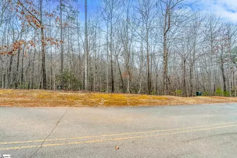 30 Lakes Edge Way, Marietta, SC 29661