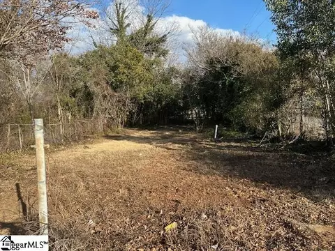 2 Dixon St, Greenville, SC 29605
