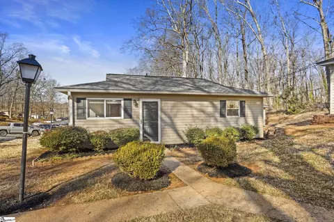 38 Kimbell Ct, Greenville, SC 29617