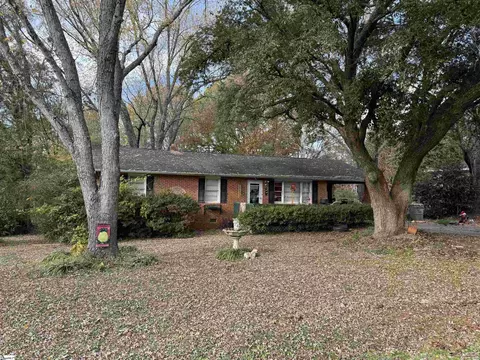 108 Highland Dr, Duncan, SC 29334