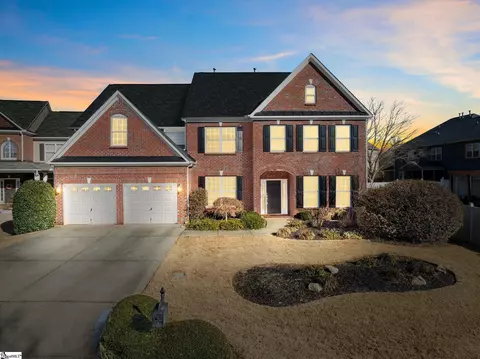 6 Farren Ct, Greenville, SC 29607