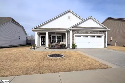 106 Bruinen Dr, Fountain Inn, SC 29644