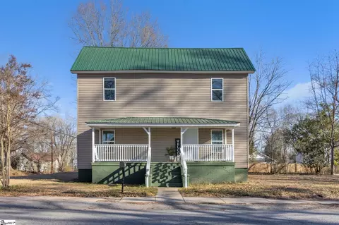 281 Buncombe St, Woodruff, SC 29388