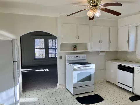 Kitchen - 113 Garrison St, Easley, SC 29640 photo 2 of 2