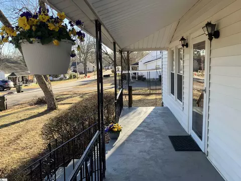 Exterior - 113 Garrison St, Easley, SC 29640 photo 4 of 8