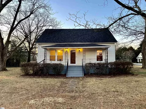 113 Garrison St, Easley, SC 29640