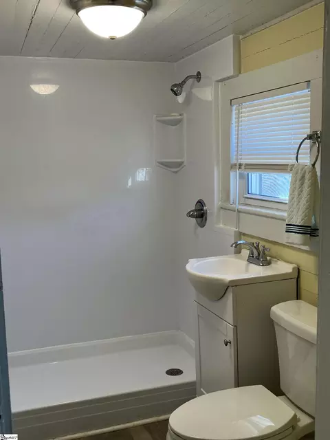 Bath - 113 Garrison St, Easley, SC 29640 photo 1 of 1