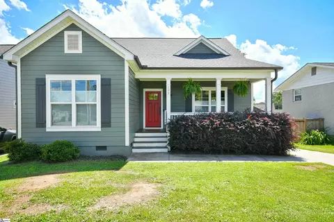 132 Oakland Dr, Greenville, SC 29607