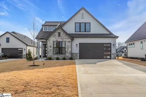 404 Coltop Ct, Simpsonville, SC 29681