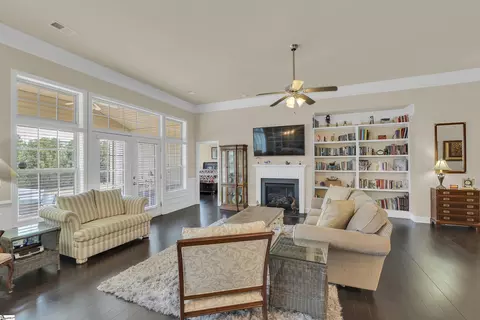 Living - 146 Willowbottom Dr, Greer, SC 29651 photo 2 of 3
