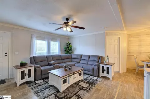 109 Boone Dr, Easley, SC 29640 photo 5