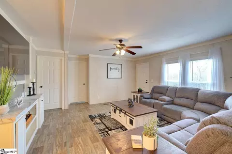 109 Boone Dr, Easley, SC 29640 photo 7
