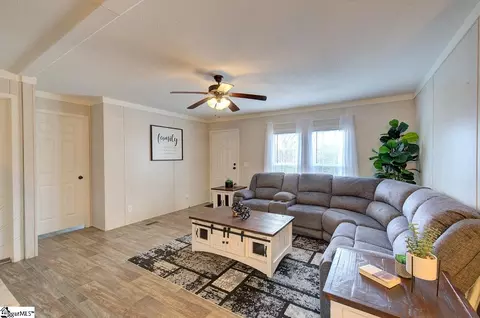 109 Boone Dr, Easley, SC 29640 photo 6