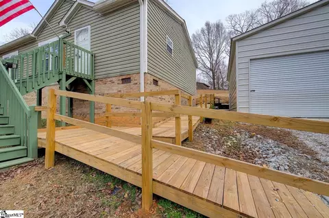 109 Boone Dr, Easley, SC 29640 photo 3