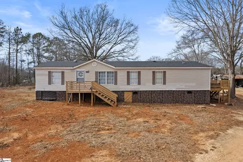 119 Round St, Laurens, SC 29360