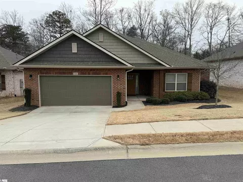 14 Starlight Dr, Greenville, SC 29605