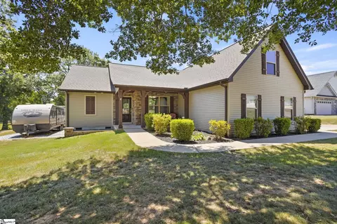 118 Wofford Rd, Taylors, SC 29687