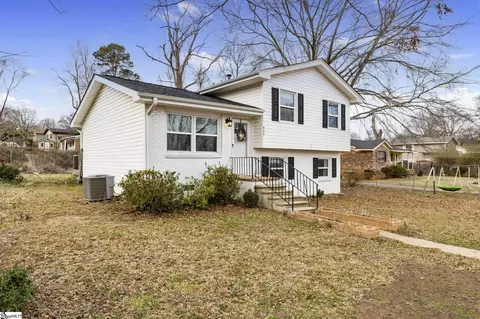 406 Old Farm Rd, Moore, SC 29369