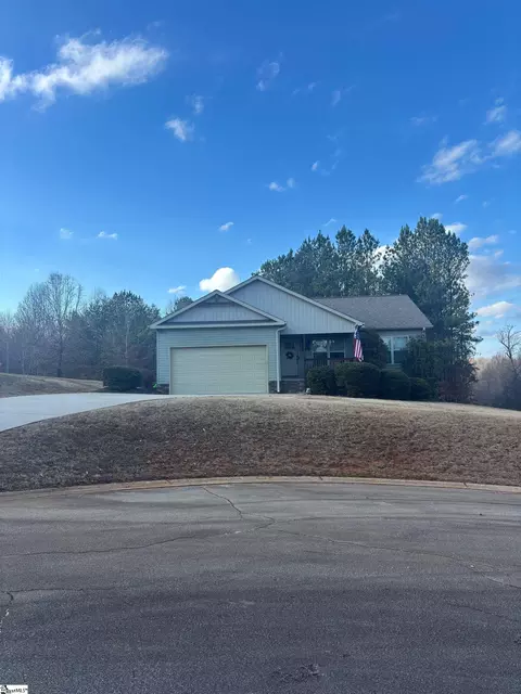 105 Oak Leaf Ct, Pickens, SC 29671