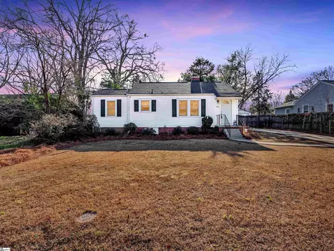 139 Sycamore Dr, Greenville, SC 29607