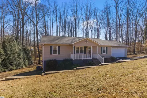 760 Fort Prince Blvd, Wellford, SC 29385