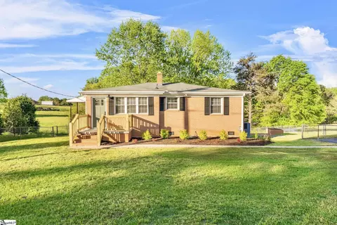 3825 N Highway 101, Greer, SC 29651