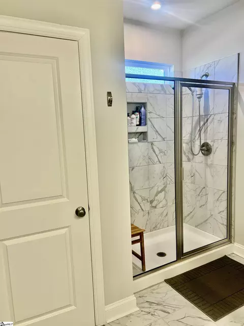 Bath - 917 Maple Grove Way, Greer, SC 29651 photo 3 of 4
