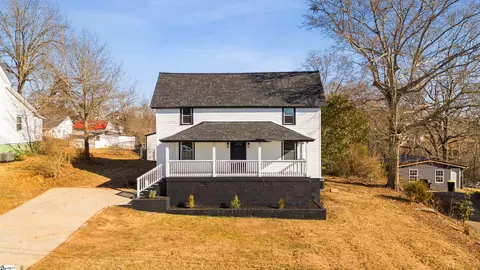 16 Hammett St, Piedmont, SC 29673