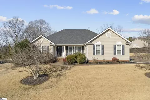106 Oak Wind Cir, Greer, SC 29651