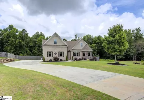 251 Ivy Woods Ct, Fountain Inn, SC 29644