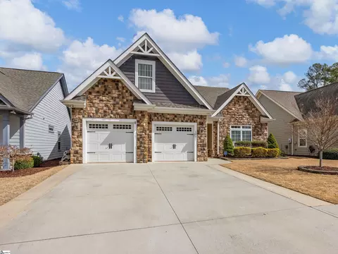 181 Ravines Ln, Spartanburg, SC 29301