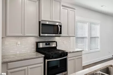 Kitchen - 164 Walking Stick Way, Pelzer, SC 29669 photo 4 of 5