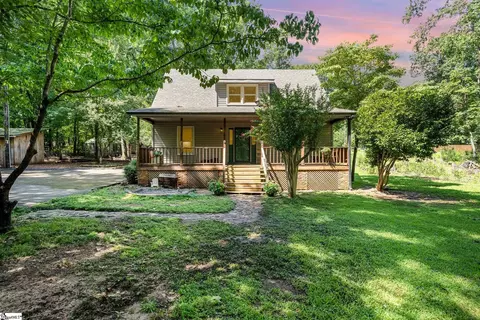 146 Belmont Dr, Cowpens, SC 29330