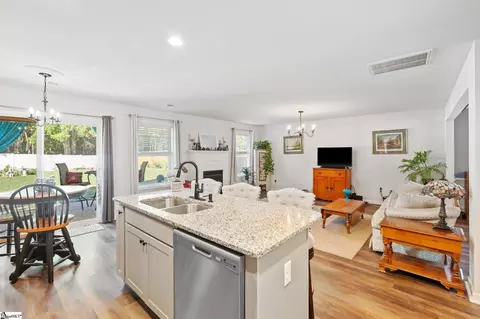 1252 Paramount Dr, Lyman, SC 29365 photo 7