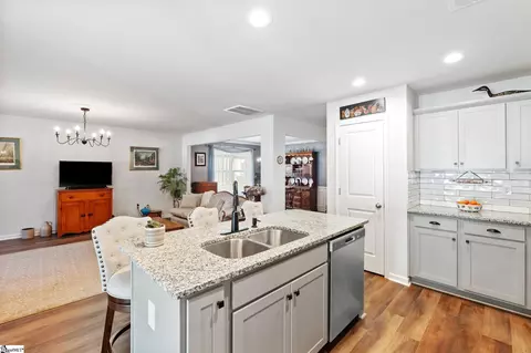 1252 Paramount Dr, Lyman, SC 29365 photo 8